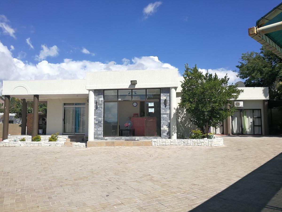 Pension Hotel Kamho Windhoek Exterior photo